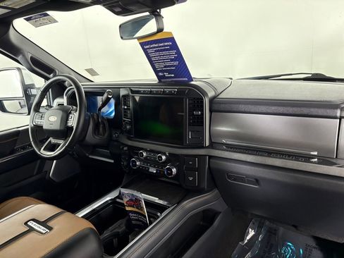 Certified 2024 Ford F350 Platinum w/ FX4 Off-Road Package image 36