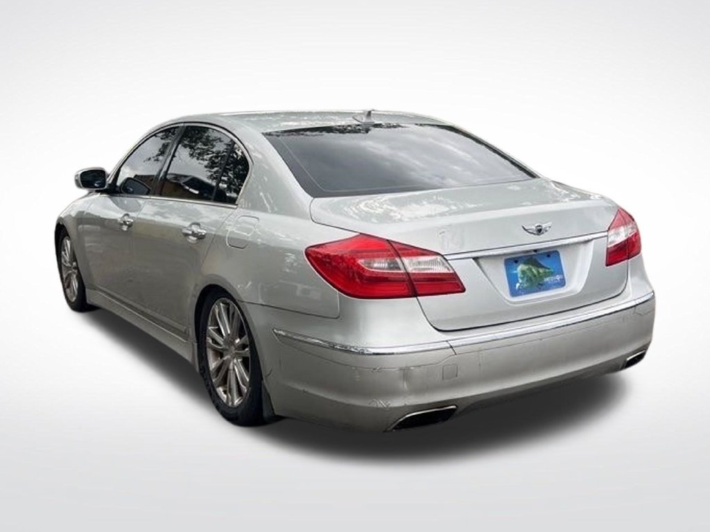 Used 2013 Hyundai Genesis 3.8 w/ Premium Pkg RWD image 6