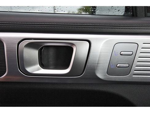 Used 2025 Hyundai Santa Fe Limited AWD/4WD image 24