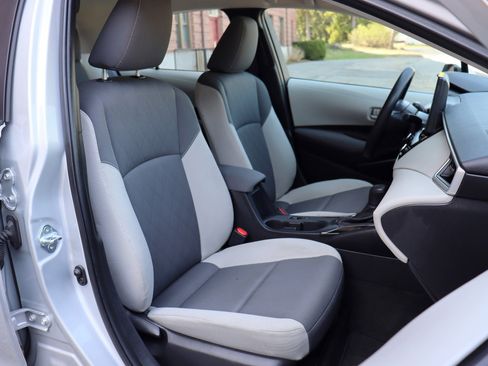 Used 2023 Toyota Corolla LE FWD image 19