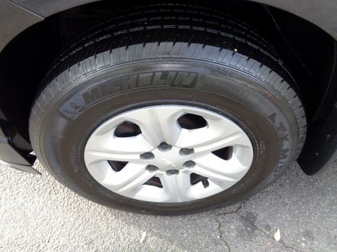 Used 2015 Chevrolet Traverse LS image 29