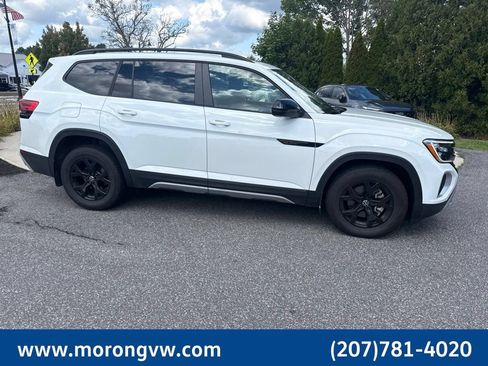 Used 2024 Volkswagen Atlas Peak Edition SE AWD/4WD image 3