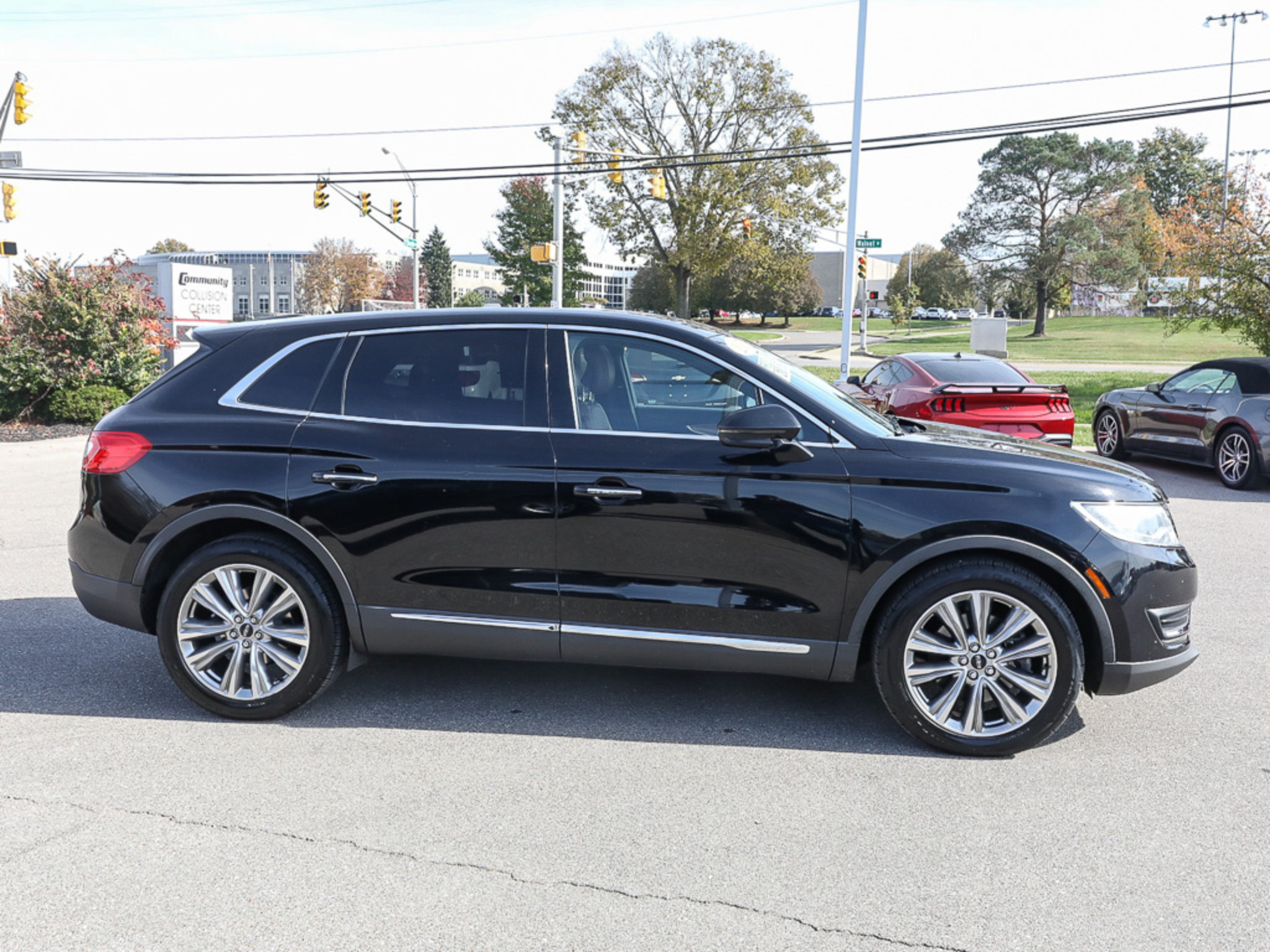 Used 2017 Lincoln MKX Reserve w/ Lincoln MKX Climate Package AWD/4WD image 8