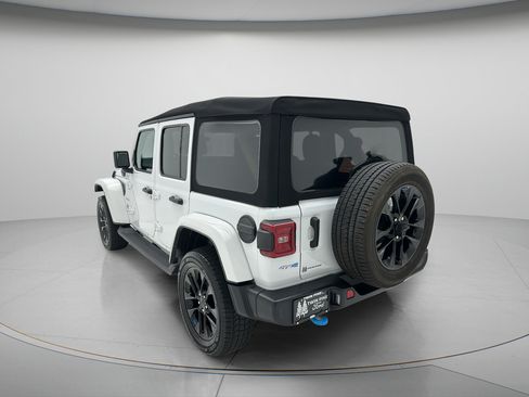 Used 2023 Jeep Wrangler Unlimited Sahara w/ Cold Weather Group AWD/4WD image 4