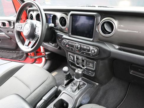 Used 2023 Jeep Wrangler Unlimited Sahara AWD/4WD image 25