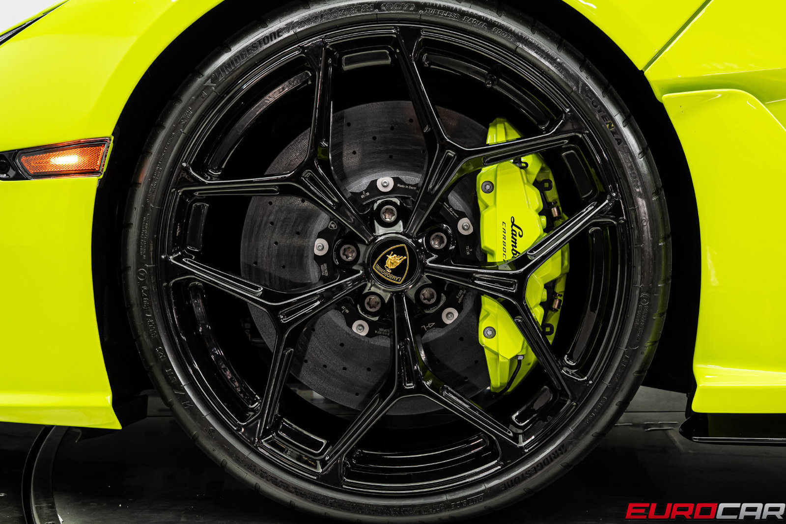 Used 2025 Lamborghini Revuelto AWD/4WD image 28