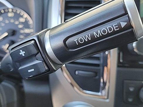 Certified 2021 Nissan Titan SL w/ Moonroof Package image 34