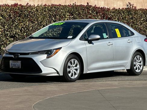 Used 2025 Toyota Corolla LE image 8