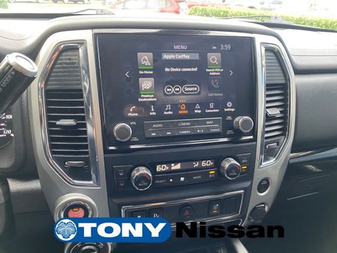 Used 2021 Nissan Titan SV w/ SV Convenience Package image 16