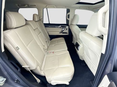 Used 2022 Lexus GX 460 Luxury w/ Accessory Package AWD/4WD image 21