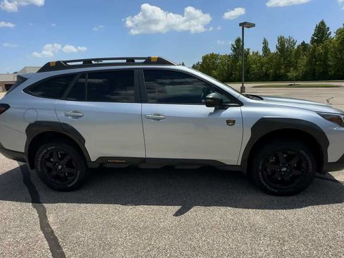 Used 2025 Subaru Outback Wilderness AWD/4WD image 9