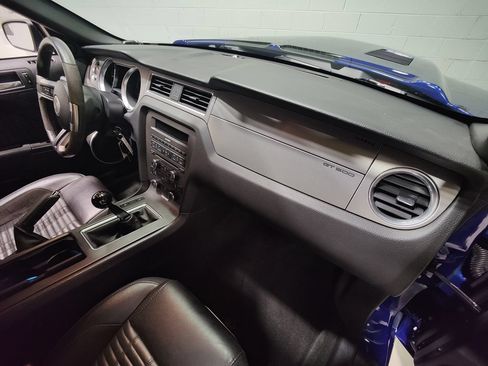 Used 2013 Ford Mustang Shelby GT500 RWD image 39