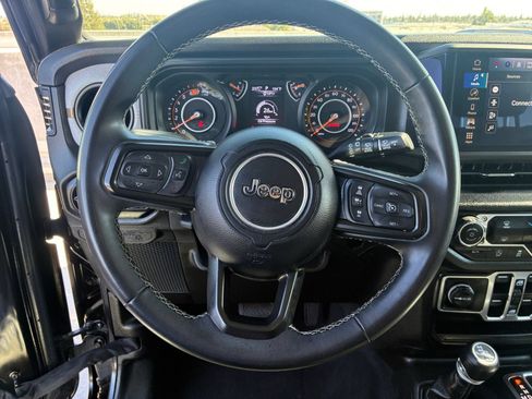 Used 2025 Jeep Wrangler Unlimited Sport AWD/4WD image 27