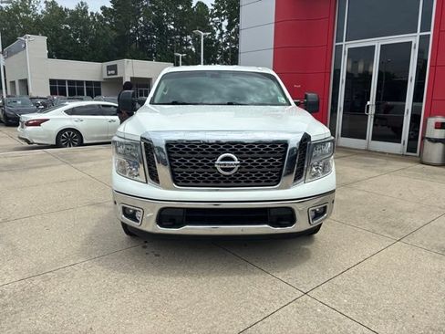 Used 2017 Nissan Titan SV AWD/4WD image 2