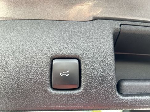Used 2024 Ford Escape Platinum w/ Premium Technology Package AWD/4WD image 40