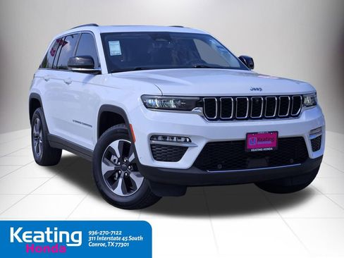 Used 2022 Jeep Grand Cherokee Limited 4xe w/ Luxury Tech Group II AWD/4WD image 3