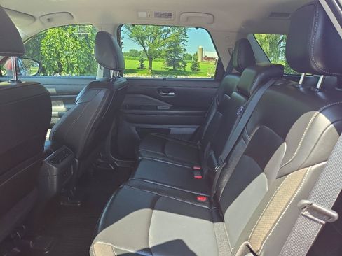 Used 2024 Nissan Pathfinder SL w/ Cargo Package AWD/4WD image 12
