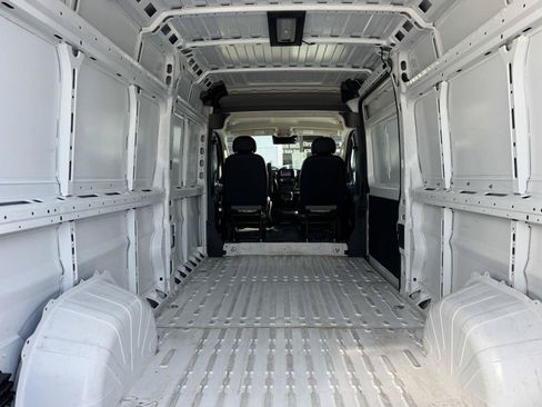 Used 2026 RAM ProMaster 2500 w/ Convenience Group FWD image 5