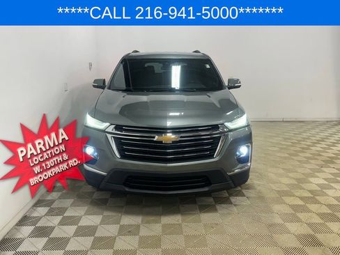 Certified 2022 Chevrolet Traverse LT image 2