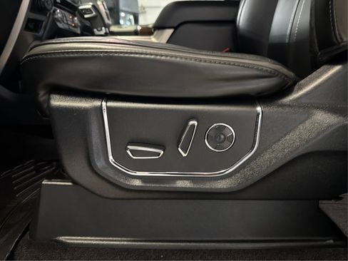 Used 2017 Ford F150 Platinum w/ Equipment Group 701A Luxury AWD/4WD image 20