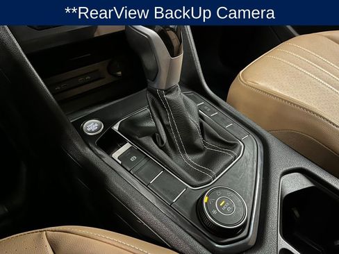 Used 2024 Volkswagen Tiguan SE w/ Panoramic Sunroof Package image 14