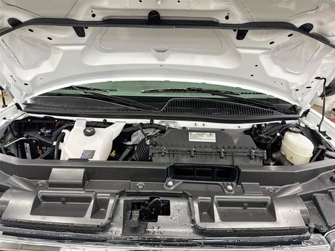 New 2026 GMC Savana 4500 w/ Driver Convenience Package image 18