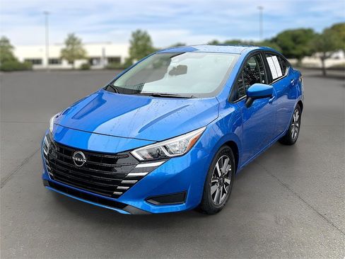 Certified 2023 Nissan Versa SV image 3