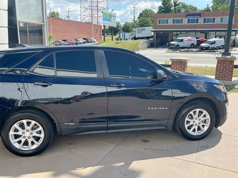 Used 2020 Chevrolet Equinox LS image 8