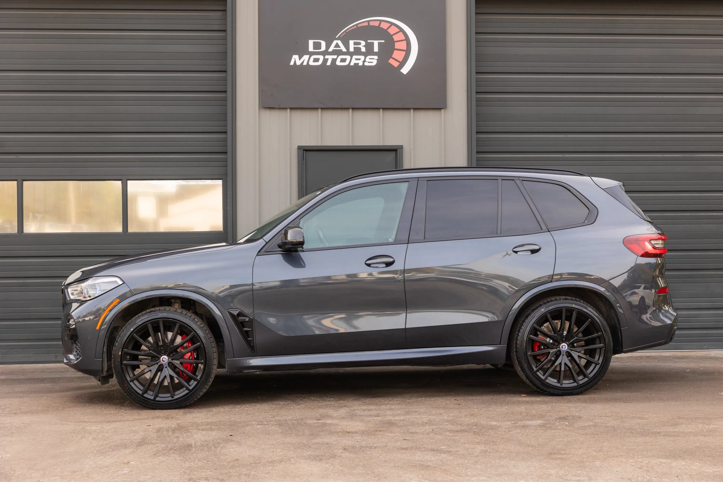 Used 2021 BMW X5 M50i w/ Executive Package AWD/4WD image 4