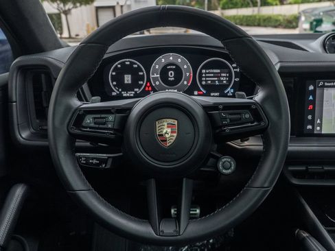 Used 2025 Porsche Cayenne GTS AWD/4WD image 16