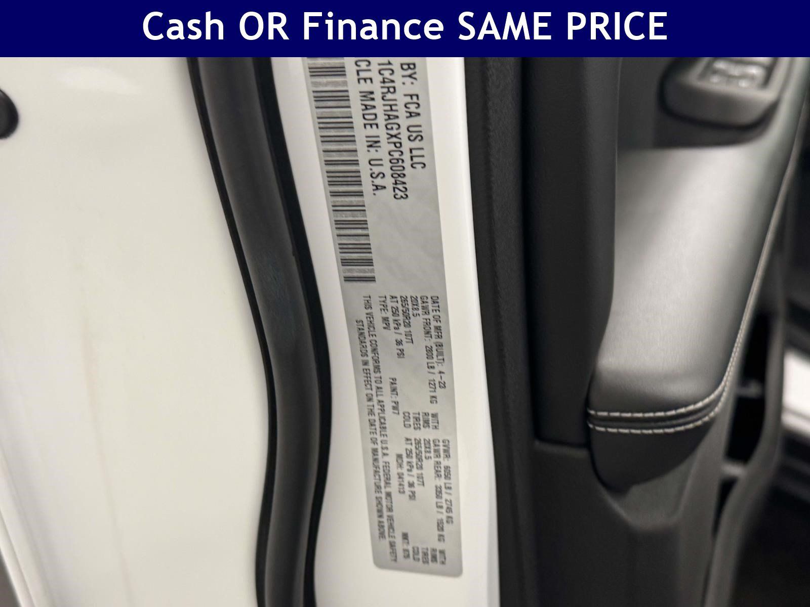 Used 2023 Jeep Grand Cherokee Altitude AWD/4WD image 19