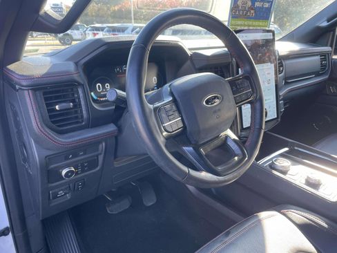 Used 2022 Ford Expedition Max Limited image 16