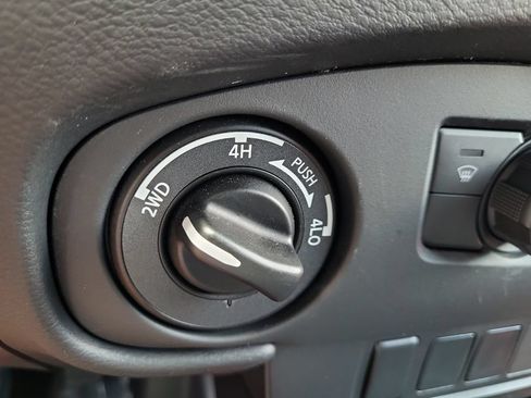Used 2024 Nissan Frontier PRO-4X w/ Off-Road Protection Package AWD/4WD image 31