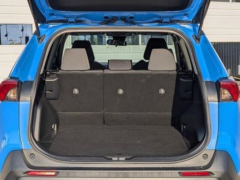 Used 2021 Toyota RAV4 XLE image 8