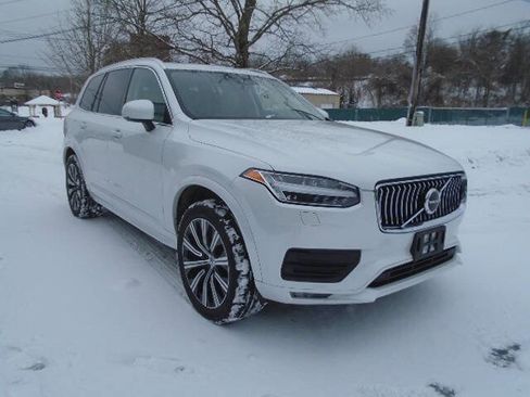 Used 2023 Volvo XC90 B5 Core w/ Protection Package Premier image 3