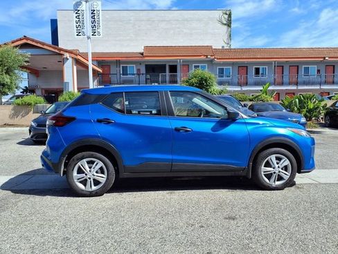 Certified 2025 Nissan Kicks Play S FWD image 21
