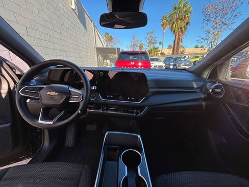 Used 2025 Chevrolet Equinox LT image 33