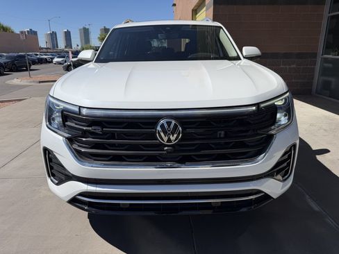 Used 2024 Volkswagen Atlas SEL Premium R-Line AWD/4WD image 10