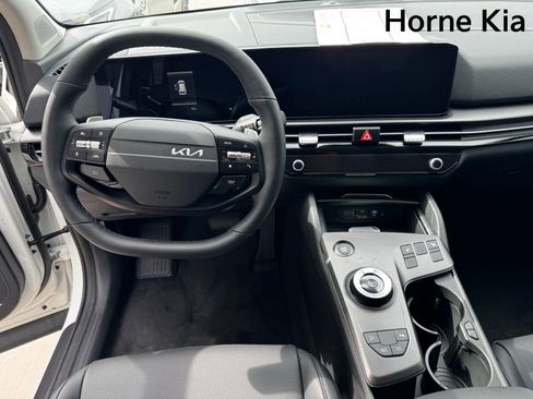 New 2026 Kia Sportage EX image 13