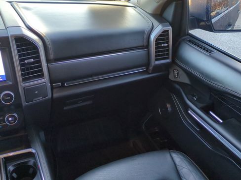 Used 2020 Ford Expedition Max Platinum image 17