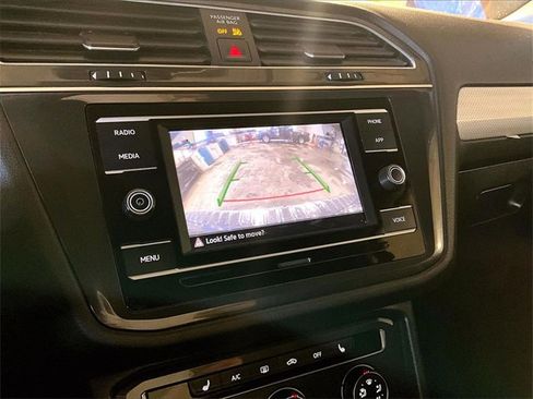 Used 2022 Volkswagen Tiguan S image 26