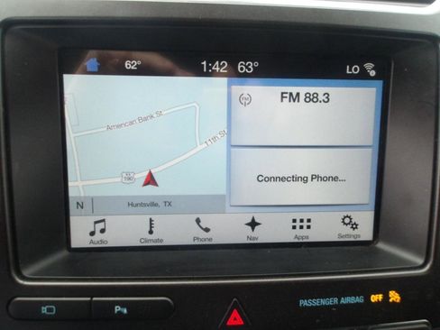 Used 2017 Ford Explorer Limited image 22