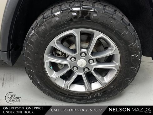 Used 2014 Jeep Grand Cherokee Limited w/ Luxury Group II image 12