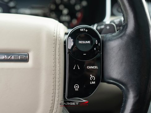 Used 2020 Land Rover Range Rover HSE image 25