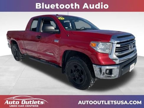 Used 2017 Toyota Tundra SR5 image 1