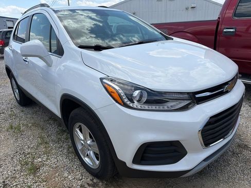 Used 2019 Chevrolet Trax LT w/ LT Convenience Package AWD/4WD image 4