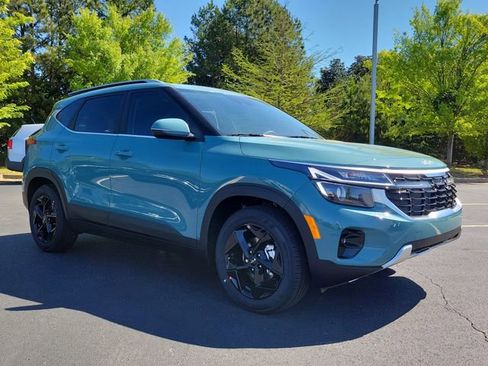 New 2026 Kia Seltos EX FWD image 3