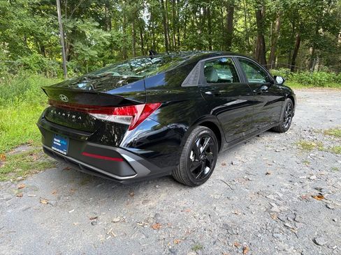 Certified 2026 Hyundai Elantra Sport FWD image 3