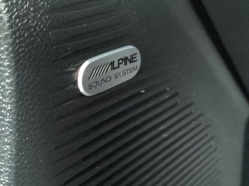 Used 2022 Dodge Challenger R/T w/ Driver Convenience Group image 28