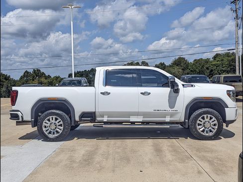 Used 2021 GMC Sierra 3500 Denali w/ Denali Ultimate Package AWD/4WD image 6